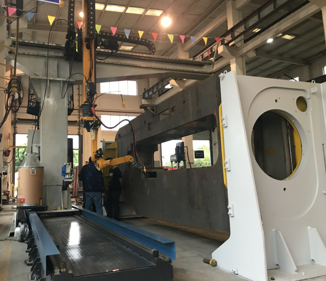 L型機器人倒挂大件焊接